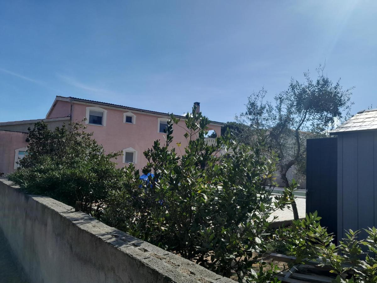 Caliente Apartments Vir A Exteriér fotografie